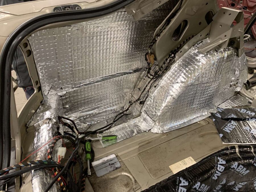 Tapis Adhésif Insonorisant en Butyle ABM Professional en Rouleaux - 2mm, 1m2 Insonorisation Acoustique en Butyle ABM Professional abm butyl mat avis ABM Insulation