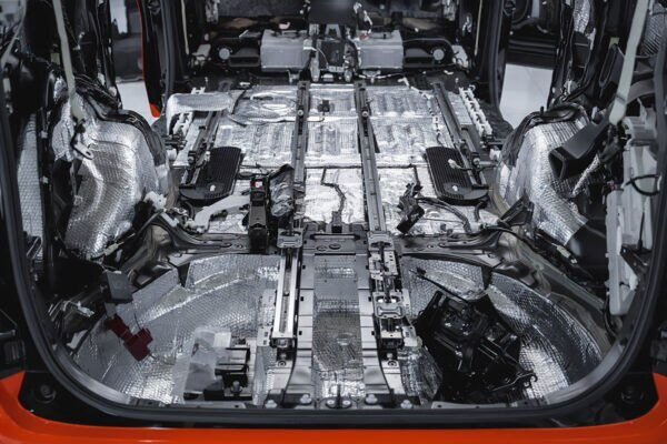 Comment insonoriser efficacement le plancher d'une voiture ? abm-9-1