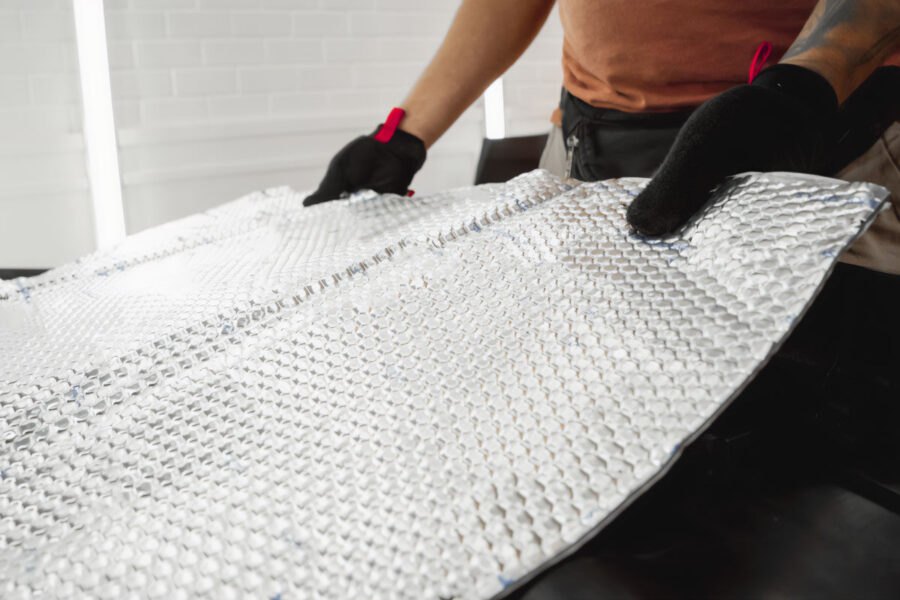 Jak skutecznie wygłuszyć maszyny przemysłowe i zredukować hałas? Conseils ABM Insulation