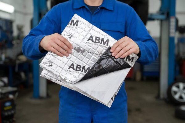 Pourquoi la couche d'aluminium dans les matelas en butyle réfléchit-elle les ondes sonores et la chaleur ? abm-49