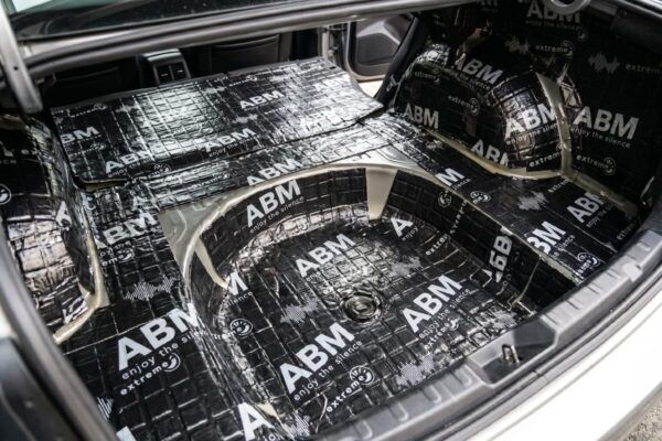 Comment choisir l'épaisseur d'un tapis butyle pour un endroit spécifique dans une voiture ? abm-69