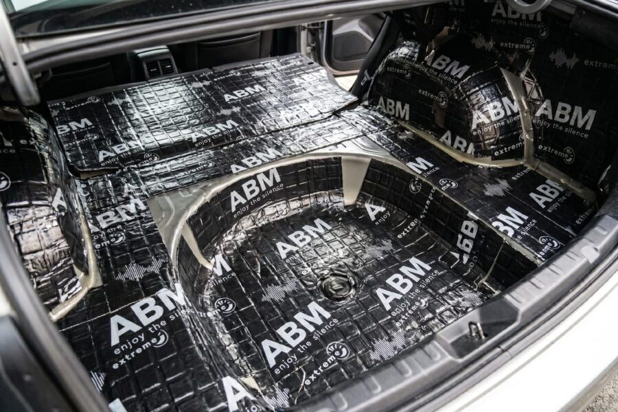 Comment choisir l'épaisseur d'un tapis butyle pour un endroit spécifique dans une voiture ? abm-69